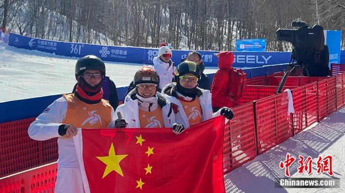 哈尔滨亚冬会自由式滑雪空中技巧混合团体赛中