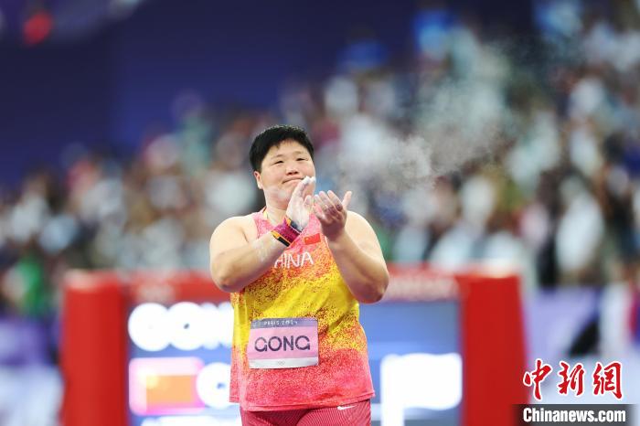 巴黎阳光与雨幕并行，巩立姣的梦想在风雨中继