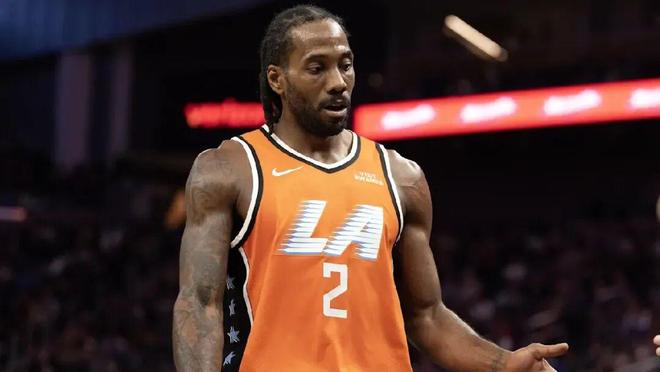 伦纳德加时赛统治力助快船逆转独行侠 北伐战绩