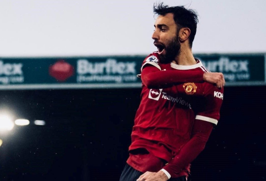 曼联中场核心费尔南德斯助攻数据领跑英超赛场