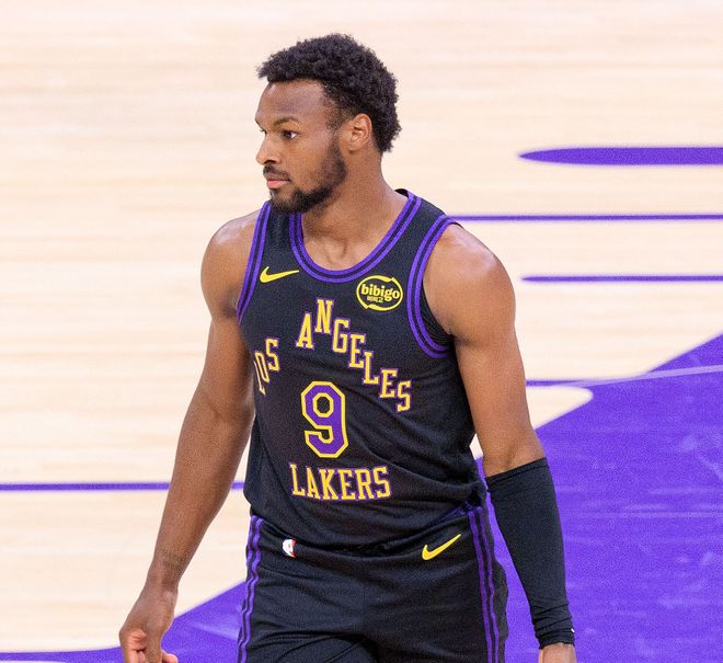 湖人96-139惨败雷霆 布朗尼首秀回暖引关注