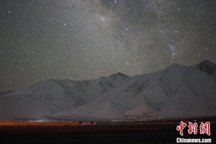 第二十二届玉珠峰登山大会在青海格尔木盛大开