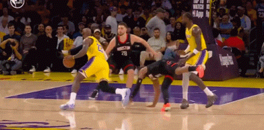 湖人季后赛首战力克火箭 领先优势凸显