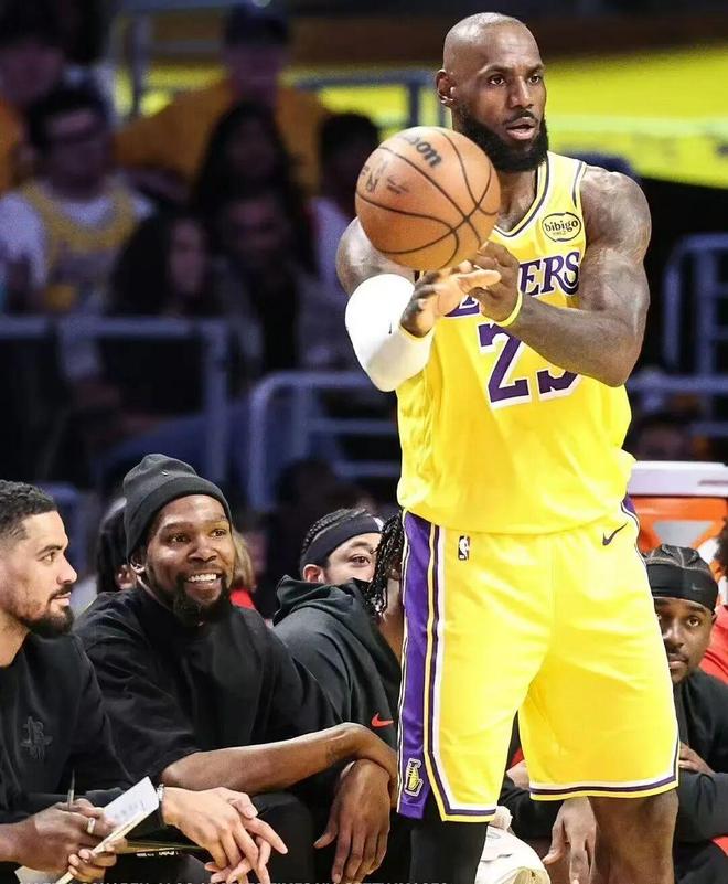 湖人季后赛首战力克火箭 领先优势凸显